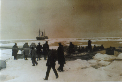 bayeskimo crew awaiting rescue